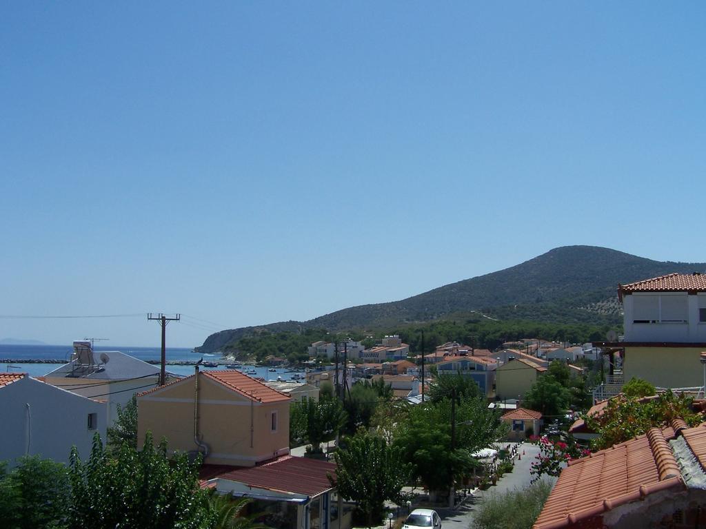 Karin & Nikos Hotel Ireo  Exterior photo